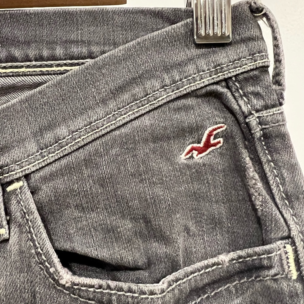 Low rise, Hollister faded grey skinny Jean - Picture 6 of 16